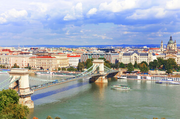 Fototapeta premium Budapest. View over the Danube and the Chain Bridge