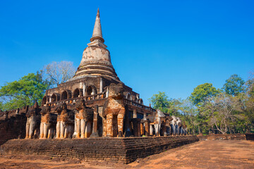 Fototapeta na wymiar Wat Chang Lom Temple at Si Satchanalai Historical Park, a UNESCO world heritage site in Sukhothai, Thailand