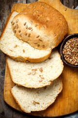 Whole Wheat Sunflower Honey Oatmeal Bread. .style rustic