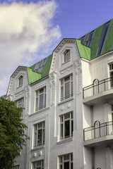 Altbau mit neuem Kupferdach_2