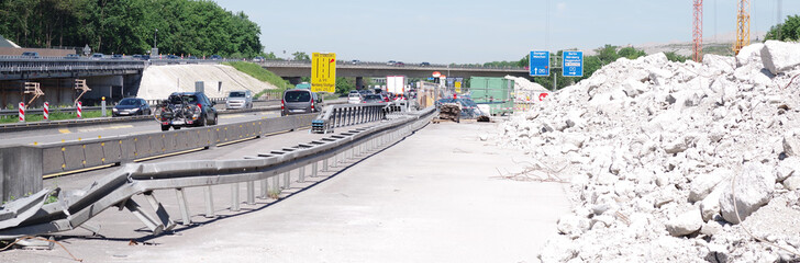Autobahnbaustelle, Baustelle, Verkehrsbehinderung