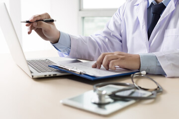 Fototapeta premium Doctor and patient are discussing something, just hands talk doctor reassuring her patient