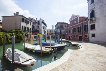 Venezia tra laguna arte gondole e canali © dante1969