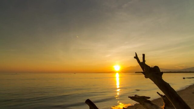  00:04 | 00:14 1×  Early Morning Sunrise Timelapse At Gili Trawangan Directly On Beach, Bali/Indonesia, March 23, 2016