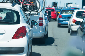 départ vacances voiture embouteillage route circuler partir autoroute famille soleil mer rejoindre...