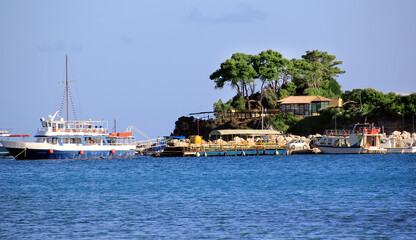 Obraz premium Cameo Island and Agios Sostis port in Zakynthos