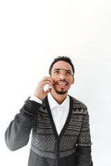 Fototapeta premium Concentrated young african man talking by phone.