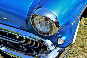 An image of a us classic car, vintage