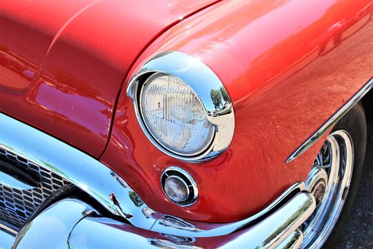 An image of a us classic car, vintage