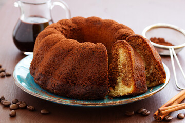 Traditional kugelhopf with chocolate and caramel.
