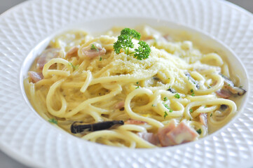 spaghetti or spaghetti carbonara