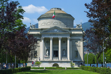 tempio voltiano o mausoleo voltiano sede del museo scientifico a como lombardia italia europa da...