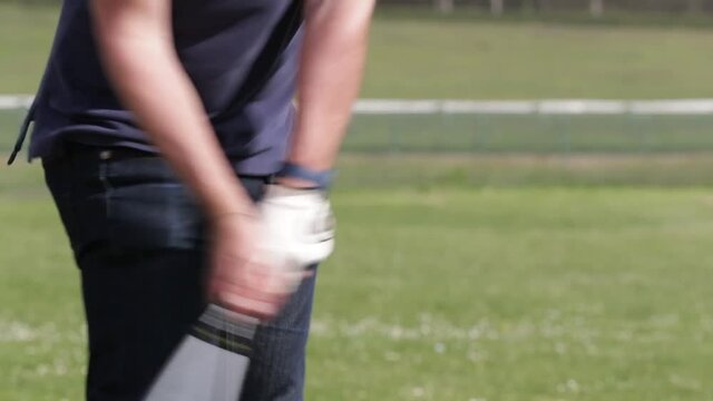 Swing de Golfeur au driver en Slow-Motion (120fps) - focus sur les mains
