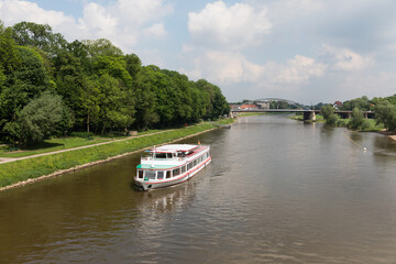 Fototapeta na wymiar Boot auf der Weser, Minden, NRW, Deutschland