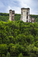 Fototapeta na wymiar old castle ruins