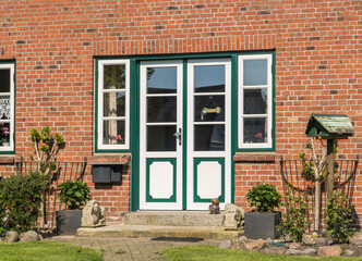 Weiß grüne Haustür eines Hauses mit Glas