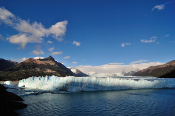 Fototapeta na wymiar Perito Moreno glacier in early morning light