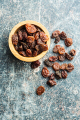 Sweet dried raisins.