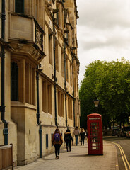 Obraz premium Red call-box, telephone in Britain. Street view