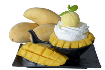 Bingsu milk with icecream mango and mango