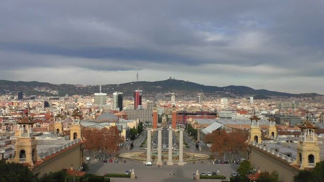 Panoramica Monta&ntilde;a Tibidabo y ciudad de Barcelona
