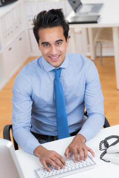 Netter Chef bei der Arbeit