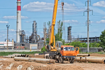 Welding on large diameter pipeline with  use of crane