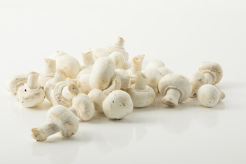 weiße Champignons