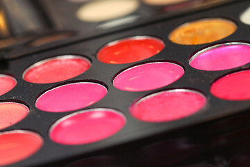Obraz na płótnie Canvas Professional makeup palette of colorful eyeshadow
