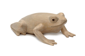 Figurine of a frog carved from a tree