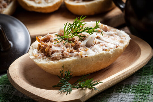 Hearty lard with greaves.