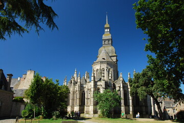 Fototapeta na wymiar Basilique Saint-Sauveur de Dinan, Bretagne, France
