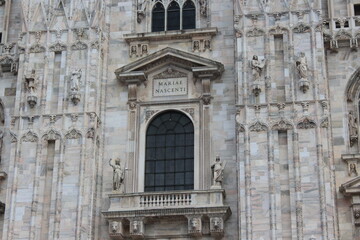 Fototapeta na wymiar Duomo di Milano - Finestra centrale