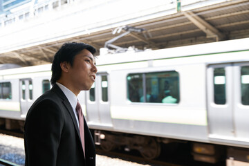 屋外のビジネスマン