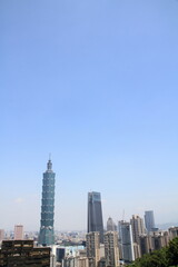 Fototapeta na wymiar 象山から見た台北101と台北市街