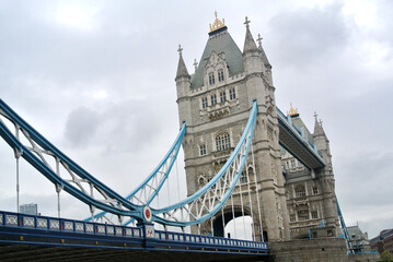 Fototapeta na wymiar london bridge and city views
