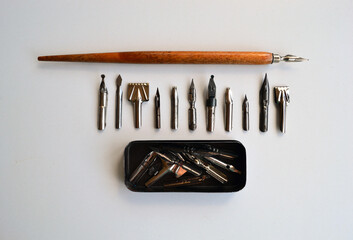 Composition of nibs for calligraphy