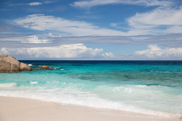 Panele Szklane Podświetlane  plaża na wyspie na Oceanie Indyjskim na Seszelach