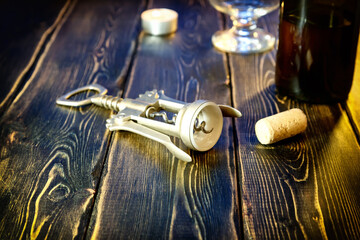 Screw opener for the wine
