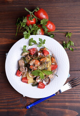 Piece of pasta with pasta and fish and tomato -
Pappardelle di pasta al pesce con pomodoro 