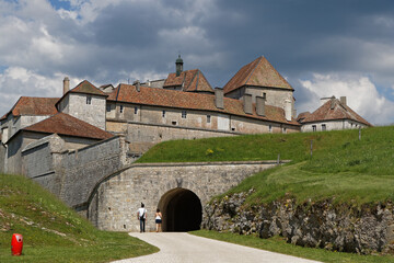 Entrée principale du Château de Joux