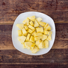 fresh pineapple / Plates of fresh pineapple