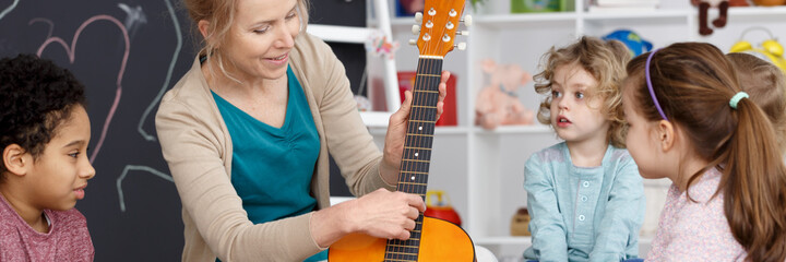 Lady with guitar