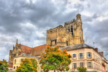 Fototapeta na wymiar Saint Etienne Cathedral in Sens - France