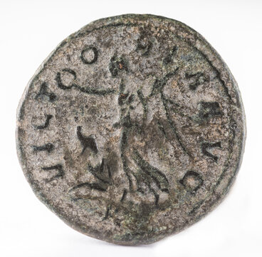 Ancient Roman copper coin of Emperor Aurelian. AE Denarius. Reverse.