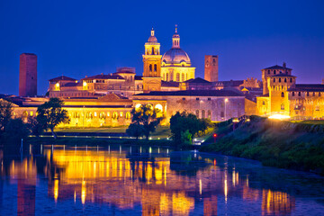 Fototapeta na wymiar City of Mantova skyline evening view