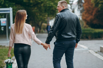 Fototapeta premium couple in city