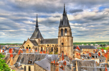 Fototapeta na wymiar Saint Nicholas church in Blois, France