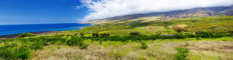 Fototapeta na wymiar Beautiful landscape of South Maui. The backside of Haleakala Crater on the island of Maui