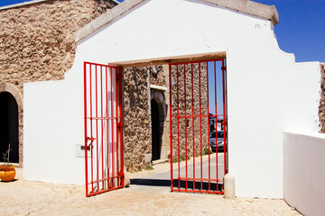 Rotes Tor